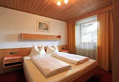 2_appartementsrettensteinaschauappt15schlafzimmer.jpg